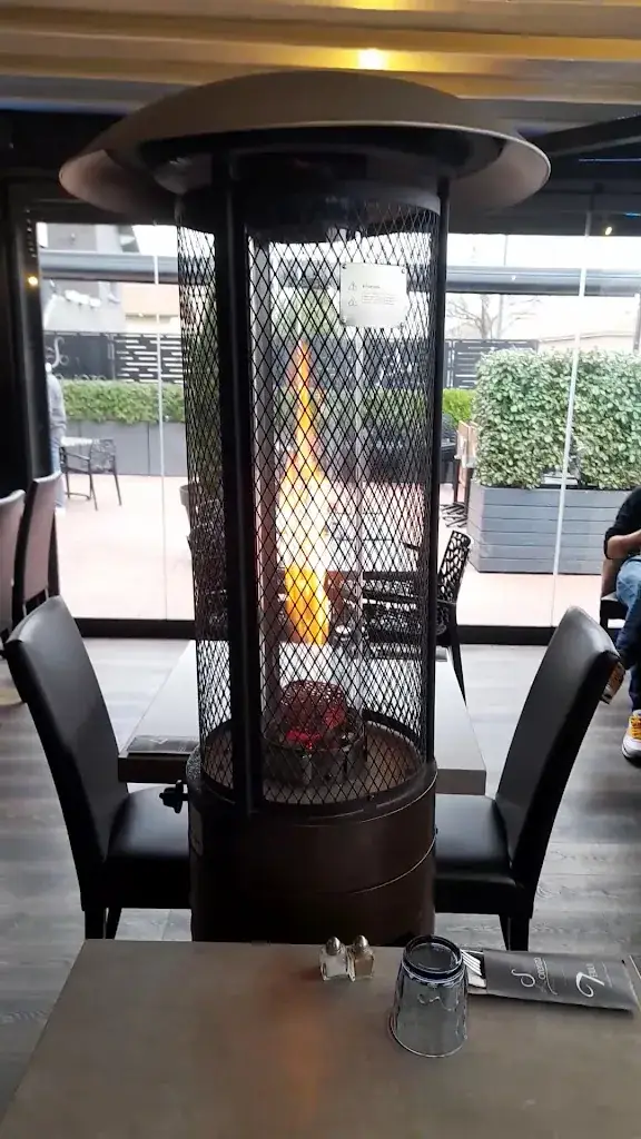 Nassim Kharfi_San Lorenzo Restaurant - Pizzeria_Mions_review