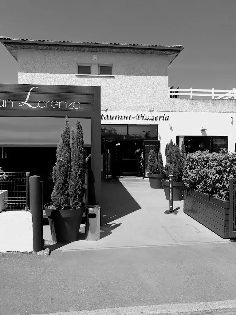 San Lorenzo Restaurant - Pizzeria restaurant in Mions