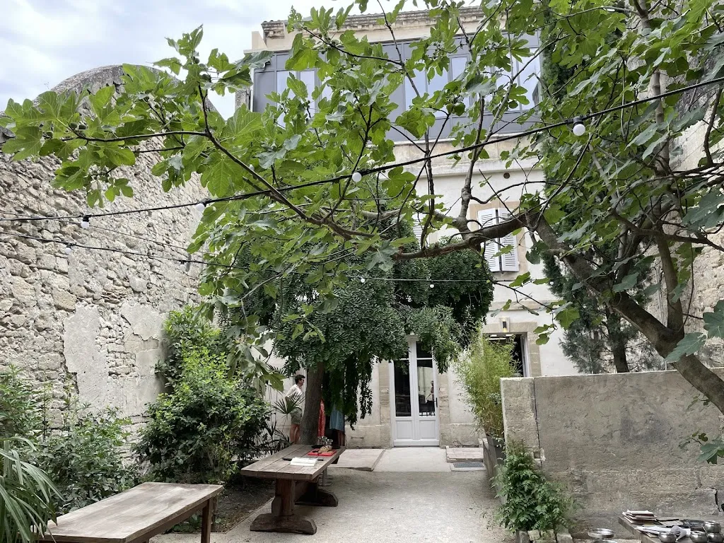 William Maitland_L'Heure Bleue - Chambres d'Hôtes et Restaurant à Villeneuve-les-Avignon_Villeneuve-lès-Avignon_review