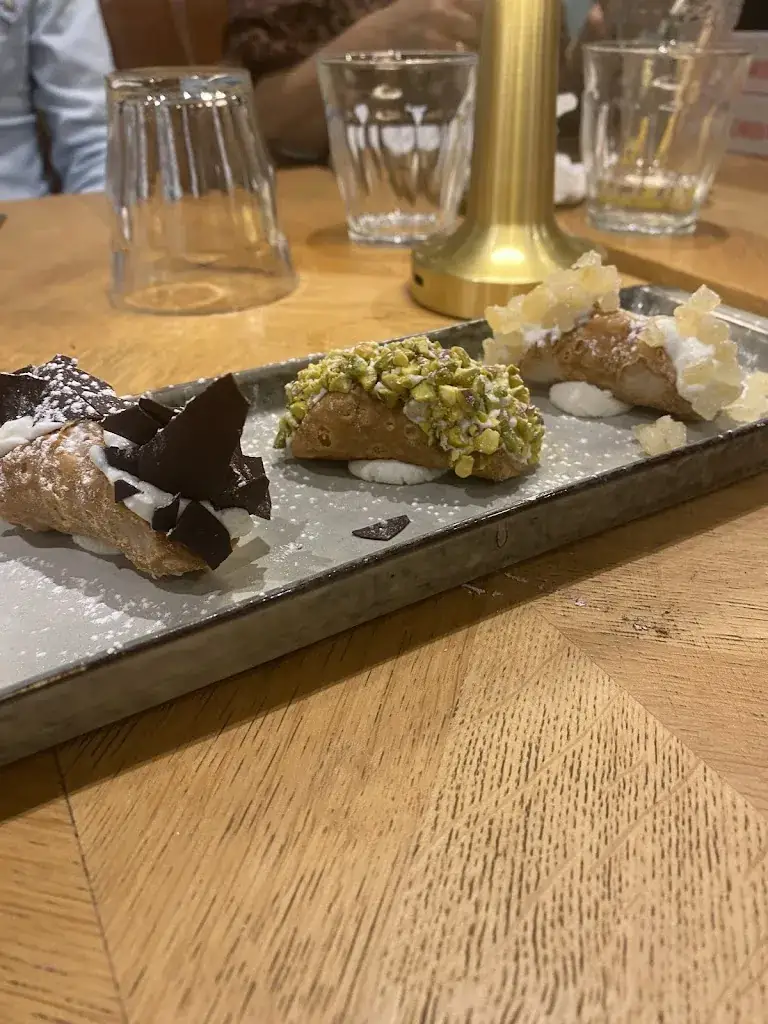 Angélique Virgone_Jordan Tomas - Pizza Mamamia Mions_Mions_review