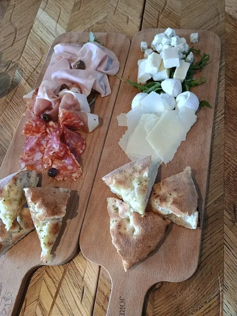 Morgane Huguel_Jordan Tomas - Pizza Mamamia Mions_Mions_review