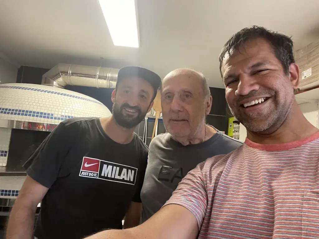 Vidhu Pandey_Pizzeria La Napoletana_Villeneuve-lès-Avignon_review