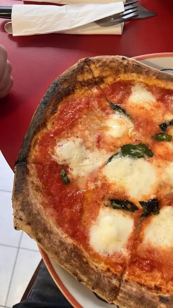 Karl Aesche_Pizzeria La Napoletana_Villeneuve-lès-Avignon_review