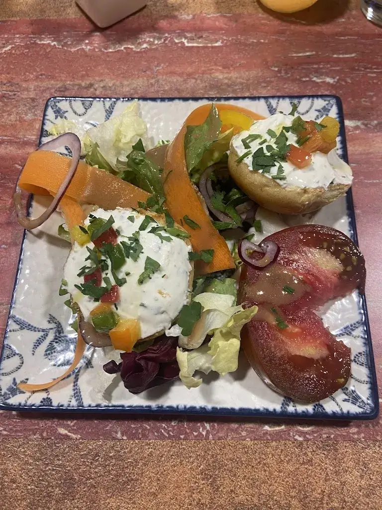 Carla Allemand_Café de France_Vinça_Bewertung