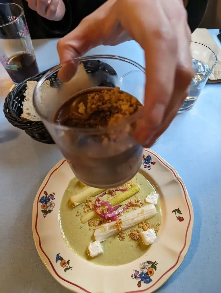 Adrien_Le Moulin Bistrot Guinguette_Saint-Berthevin_reseña