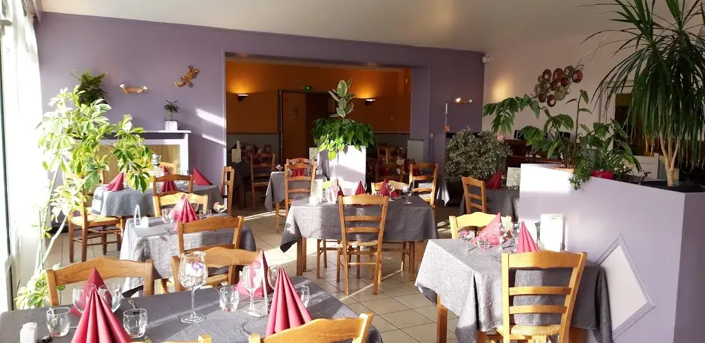 Le Gue De Genes restaurant in Ambrières-les-Vallées