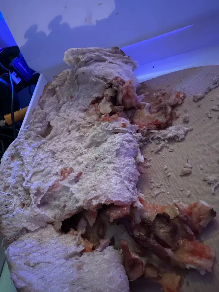 Pizza Maison Cuite En 3 Inn restaurant in Ambrières-les-Vallées