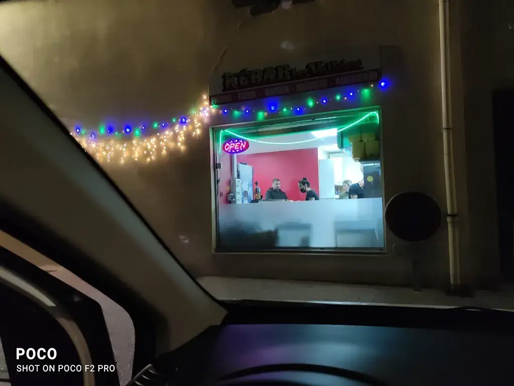 Nicky Davies_KEBAB LES VALLÉES_Ambrières-les-Vallées_review