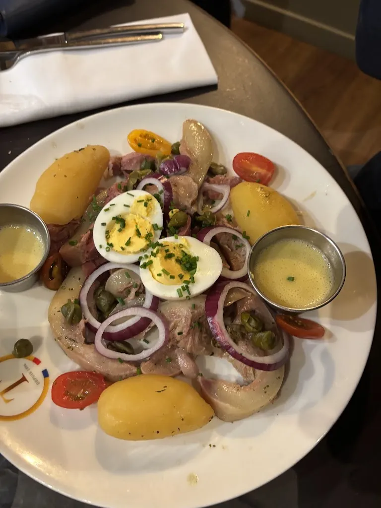 Menu_𝐋𝐚 𝐓𝐚𝐯𝐞𝐫𝐧𝐞 𝑇𝑎𝑏𝑙𝑒 𝑑𝑒 𝐶𝑎𝑟𝑎𝑐𝑡è𝑟𝑒 𝐌𝐞𝐭𝐳_Metz_image_9