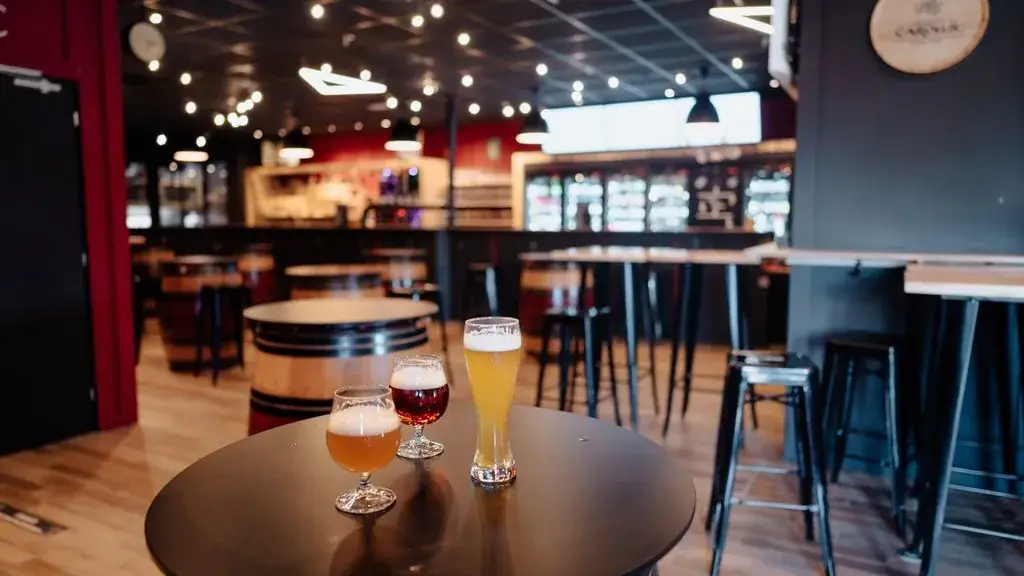 V and B Aizenay_Aizenay_slider_image_2