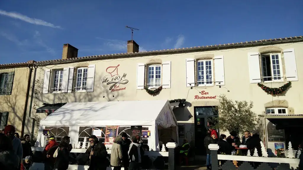 Le 140_Beaulieu-sous-la-Roche_slider_image_3