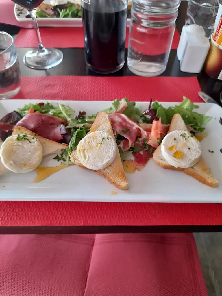 GAIL Gibbs_Le Cabanon_Apremont_review