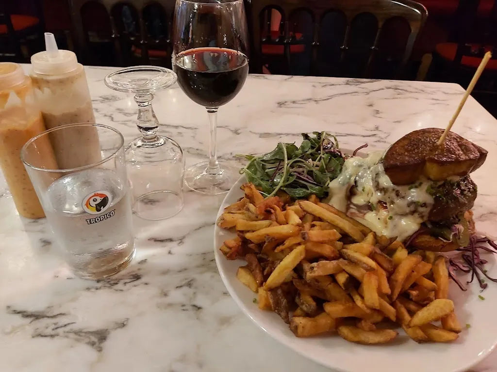 Ville Kohtala_Heureux comme Alexandre | L'Antre à Barbak_Metz_review