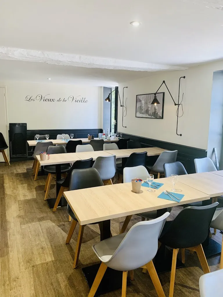 Les Vieux De La Vieille_Apremont_slider_image_1