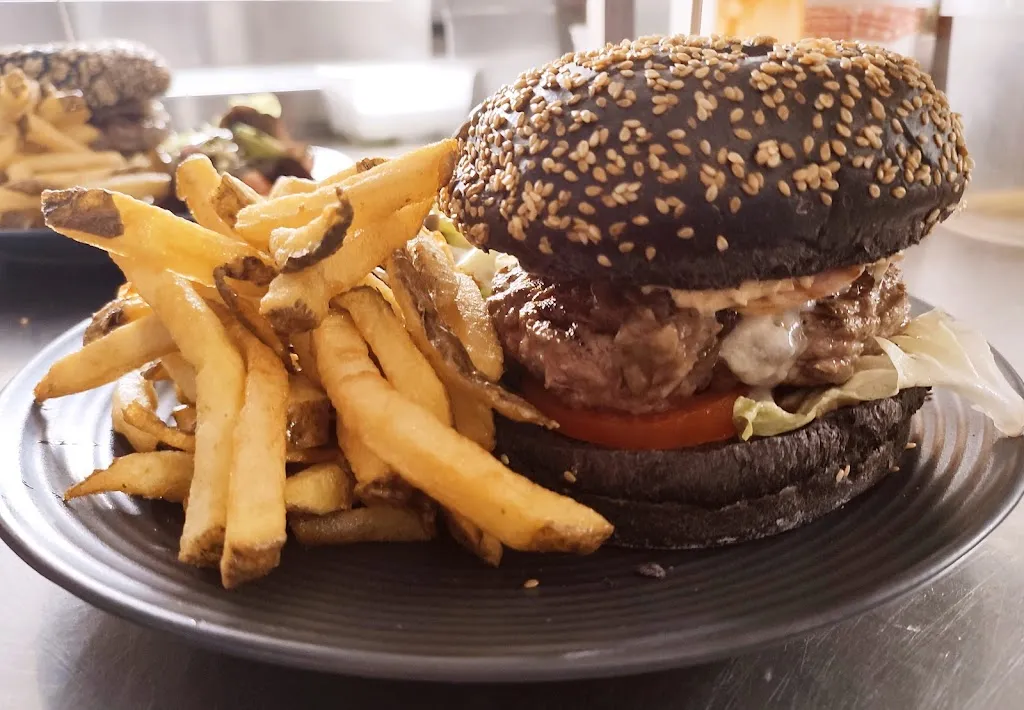 Les Vieux De La Vieille_Apremont_slider_image_2