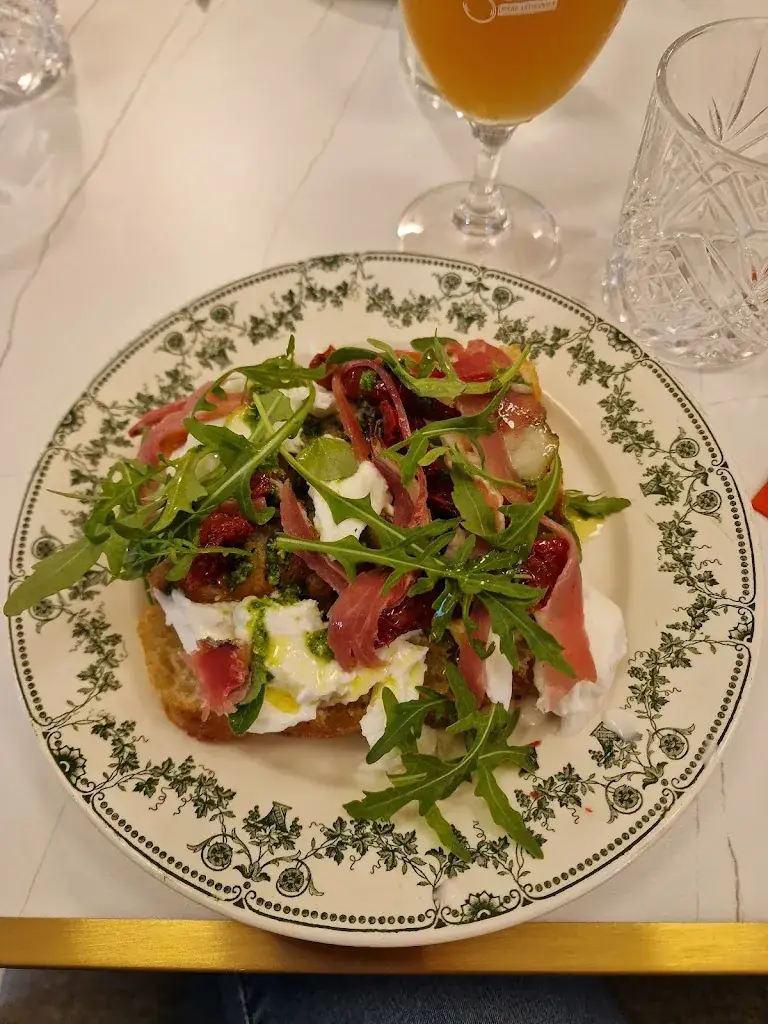 Eva Grimo_Chez Augustine - Fromagerie, Crémerie, Restaurant_Beaupréau-en-Mauges_review