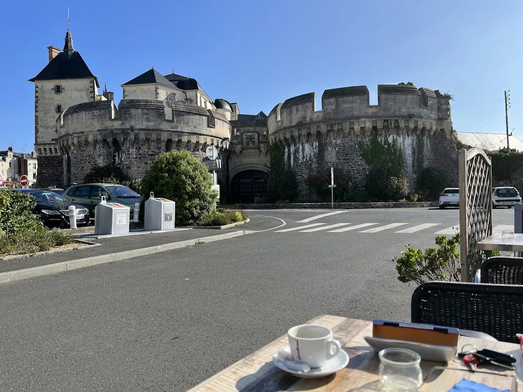 Nicolai von Neudeck_Bar Restaurant Du Chateau_Ancenis-Saint-Géréon_review