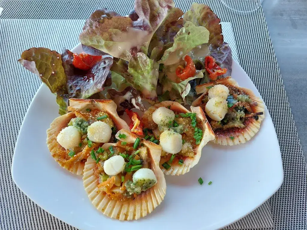 Eva Bourgeois_La Tour Mermoz_Ancenis-Saint-Géréon_review