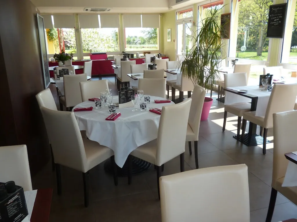 Les Bateliers restaurant in 44150