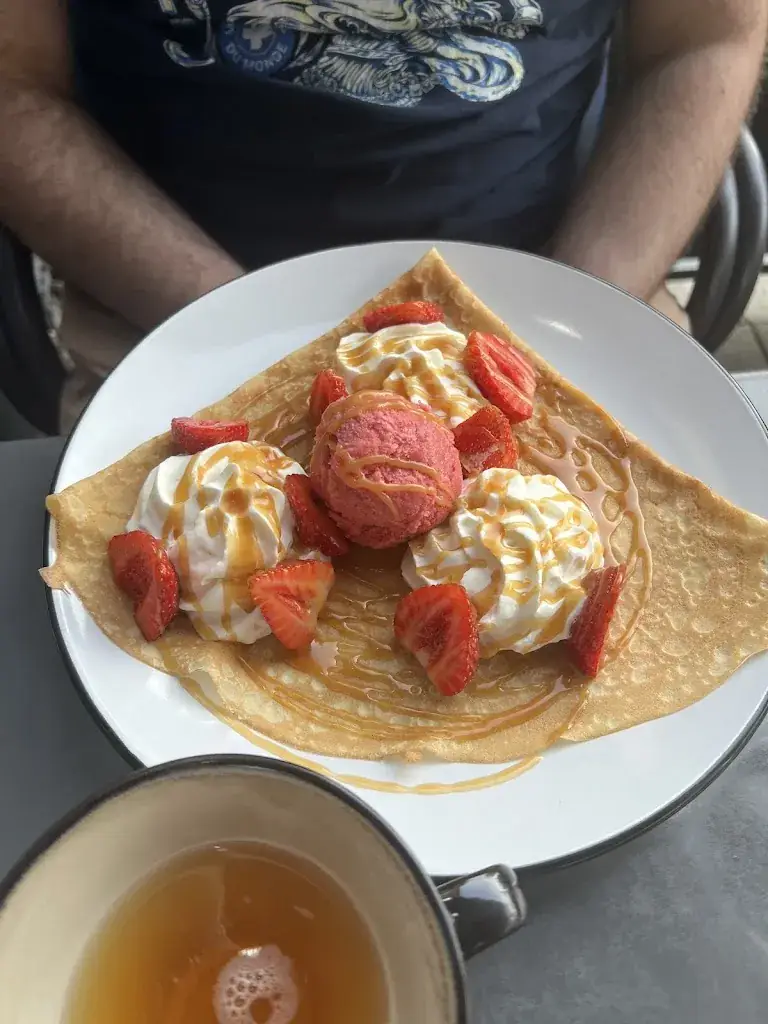 Chloe_Crêperie La Gogane_Angers_review