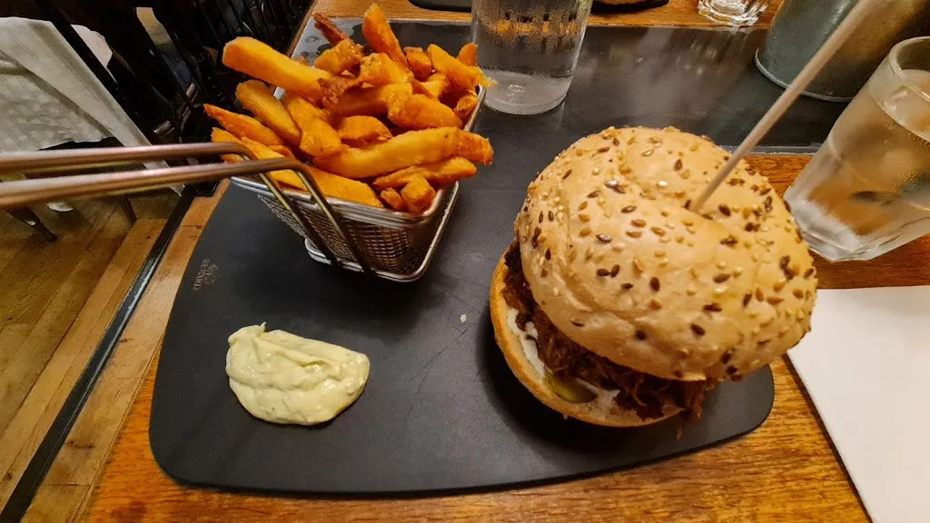 Joserra Ruiz_Ernest Inn Angers_Angers_review