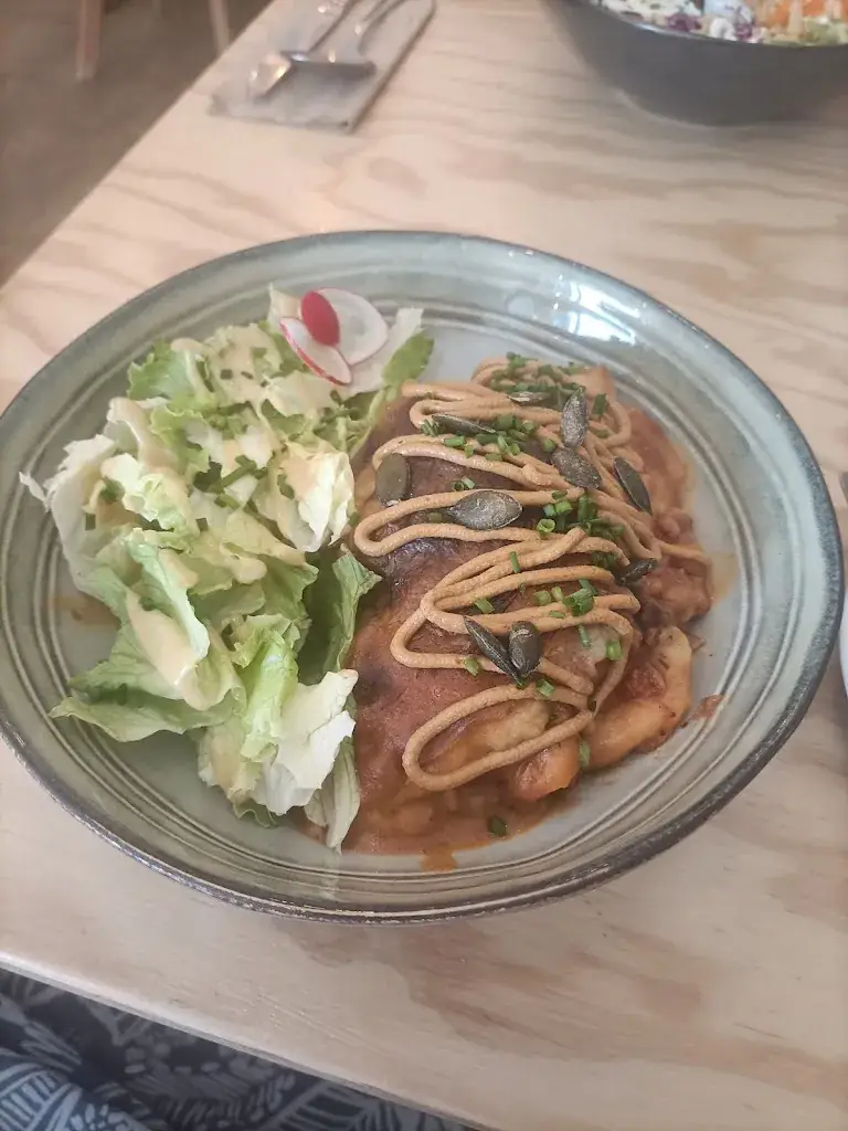 Helen CRIMMINS_Maison Watson_Angers_review