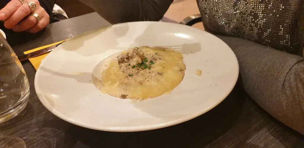 Estelle RAGE_Le Relais_Angers_review