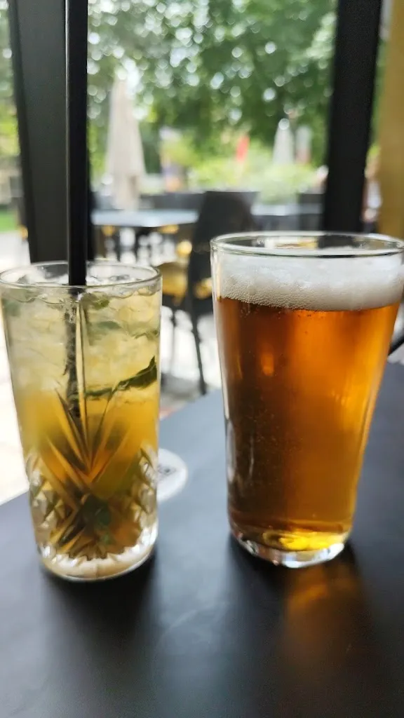 Ania linger_Émile & Lola_Metz_review