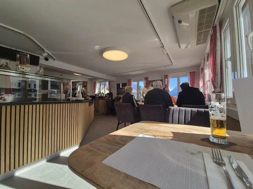 RafciQ Bonk_Oma Anni's_Raron_review