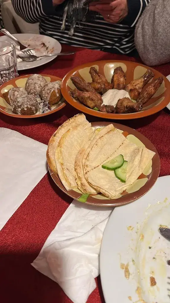 Val GOURGUES_Le Libanais_Arnage_review