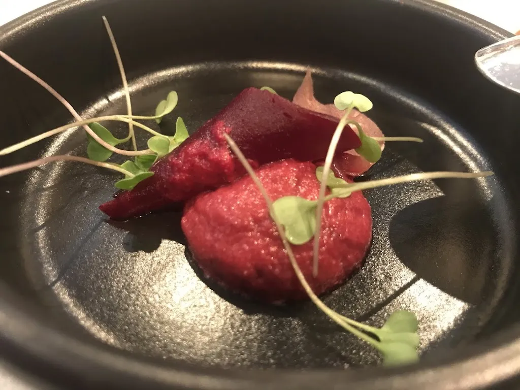 Rad Dougall_Auberge des Matfeux_Arnage_review