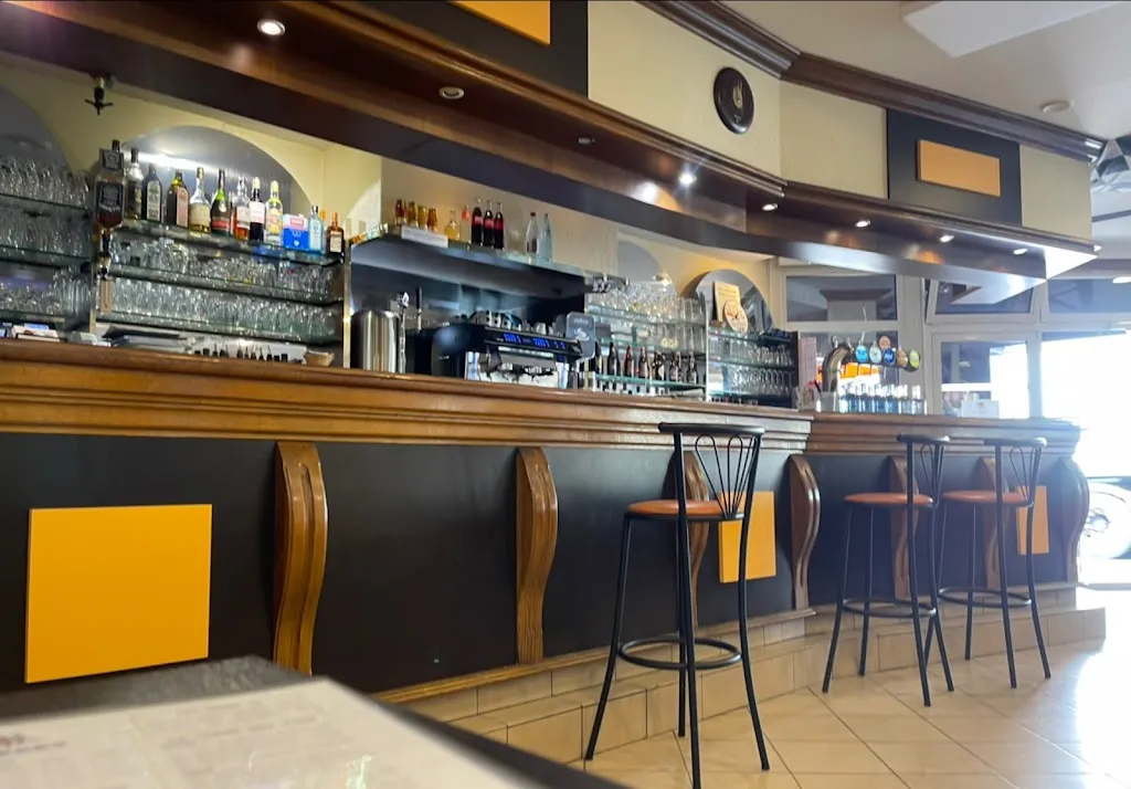 Le Ruisseau restaurant in Arnage