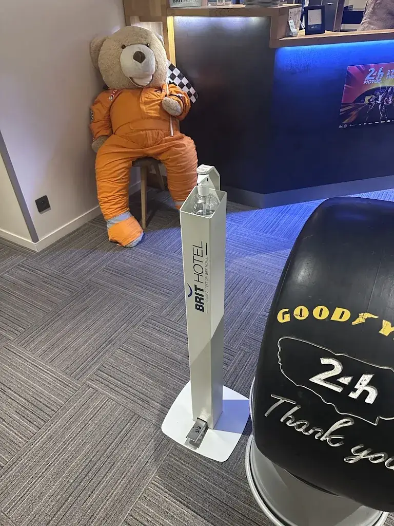 Sviatoslav Goldberg_Brit Hôtel Le Cottage_Arnage_review