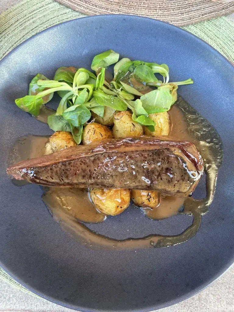 Irene van Leeuwen-Mekes_L’AMOUR À LA PLAGE_Assérac_review