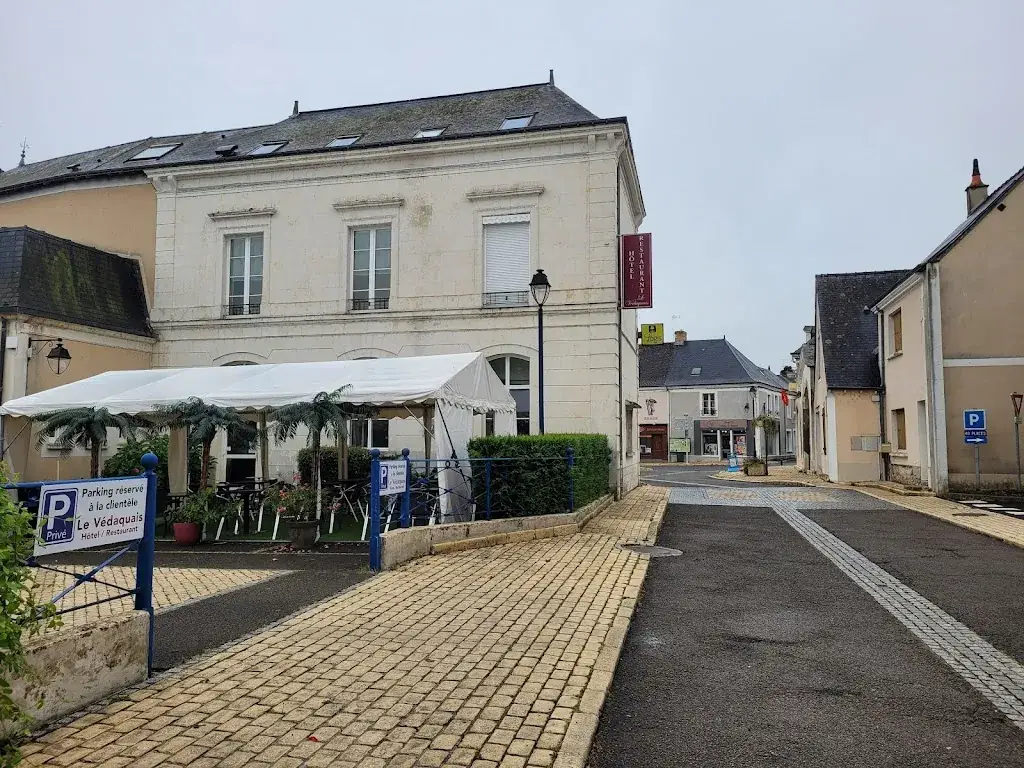 Neil Murray_Logis Hôtel Restaurant le Védaquais_Vaas_recensione