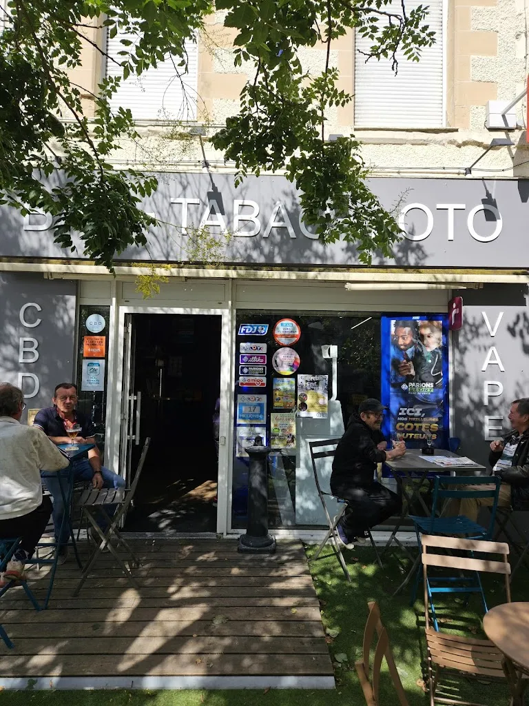 Café de la Place_Avessac_slider_image_2