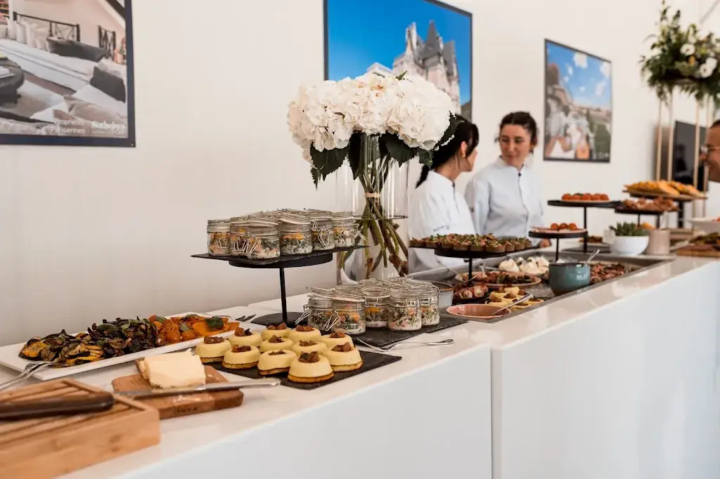 Edouard Set_Avessac_slider_image_2