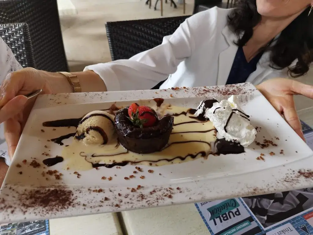 Auberge du Poteau Vert Restaurant Saint-Nicolas-de-Redon, 44460 restaurant in Saint-Nicolas-de-Redon