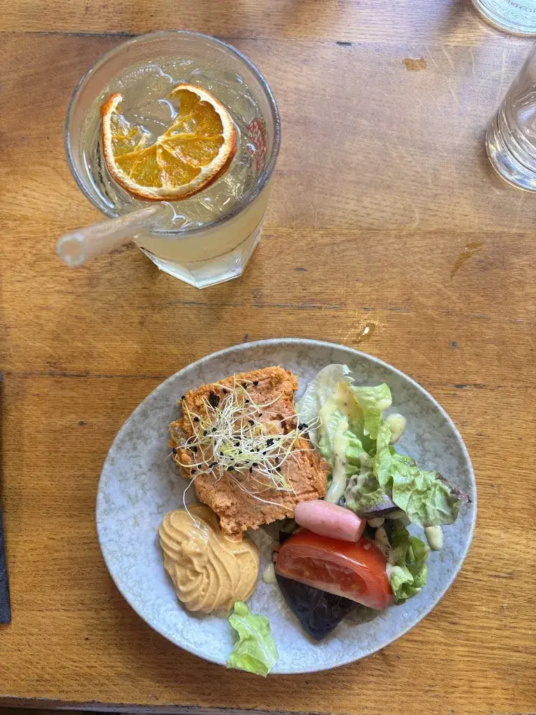 Maëlys Loquais_L'Ogre Bleu_Frossay_review