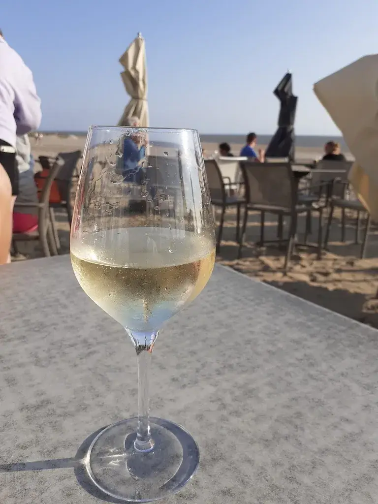 amanda kulkagriffiths_Les TonTons Nageurs_Bernerie-en-Retz_review