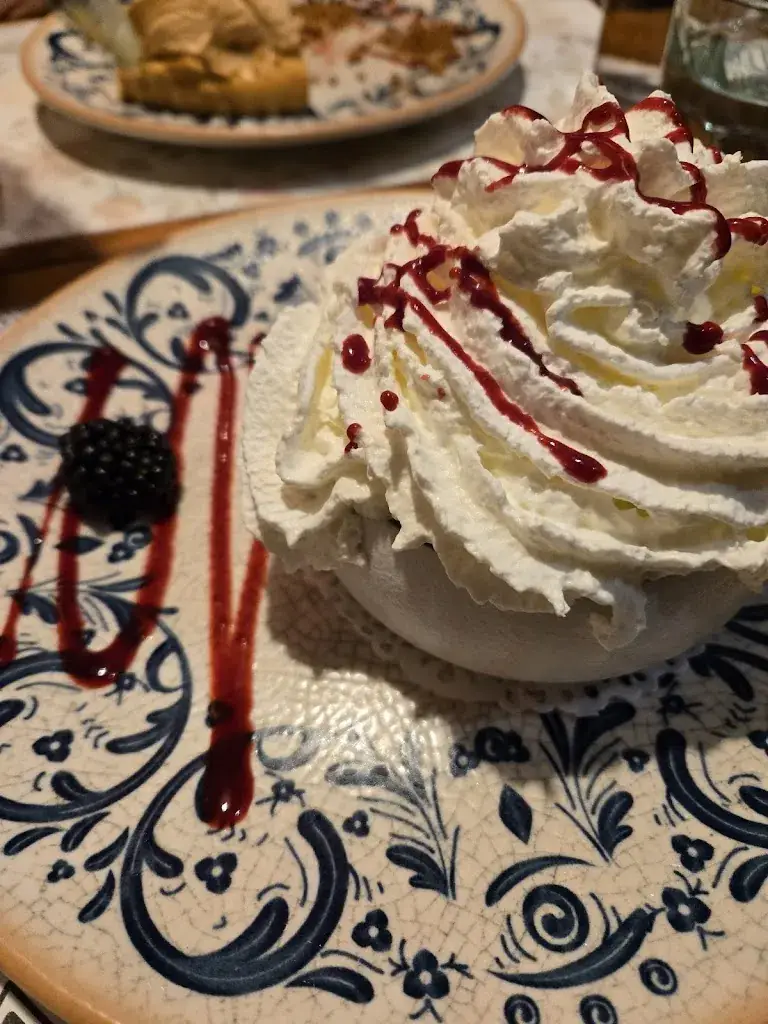 Joyce Henderson_Mamie M'a Dit_Metz_review