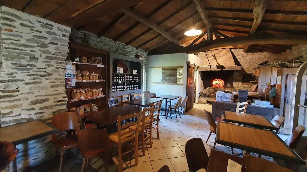 Uma Khamzaeva-Dagirov_La Petite Maison dans La Prairie_Pornic_review