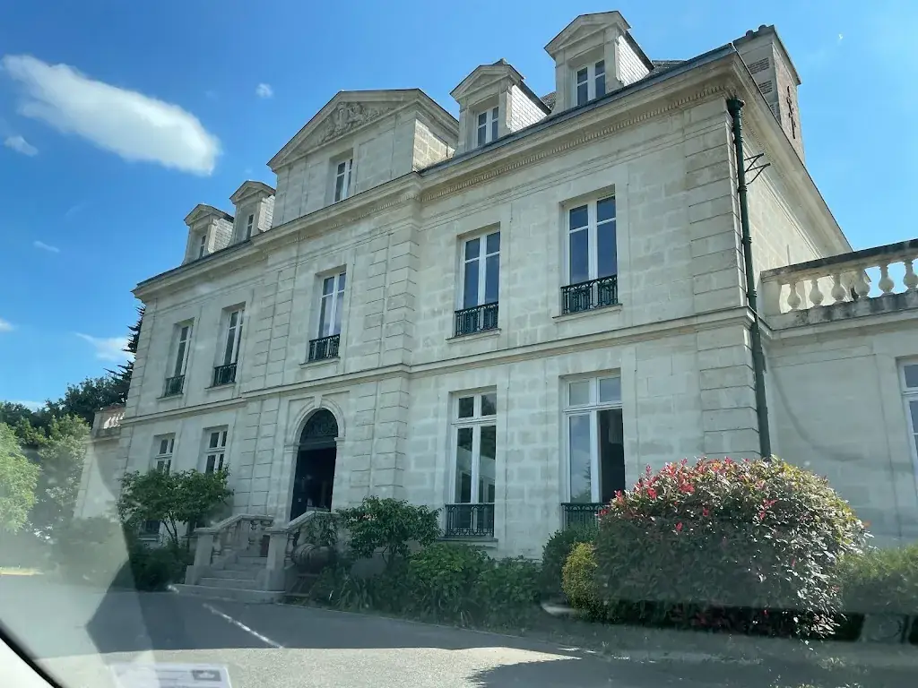 SJ Mack_Field La Gressière_Bernerie-en-Retz_review