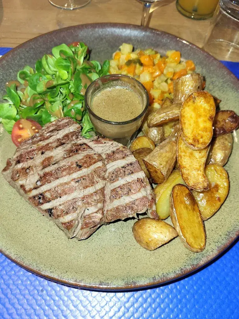 Steph Ernoux_Le Bistrot des Arts_Saint-Hilaire-de-Chaléons_review