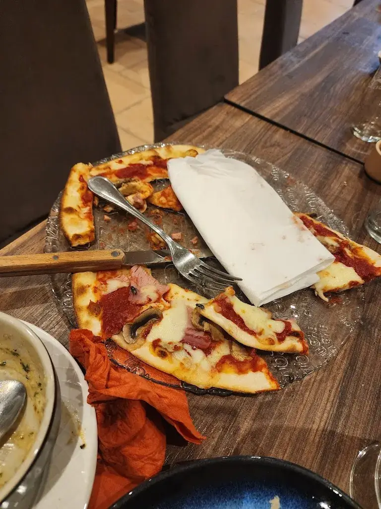 Babak Shirazi_Le Relais des Grottes_Azé_review