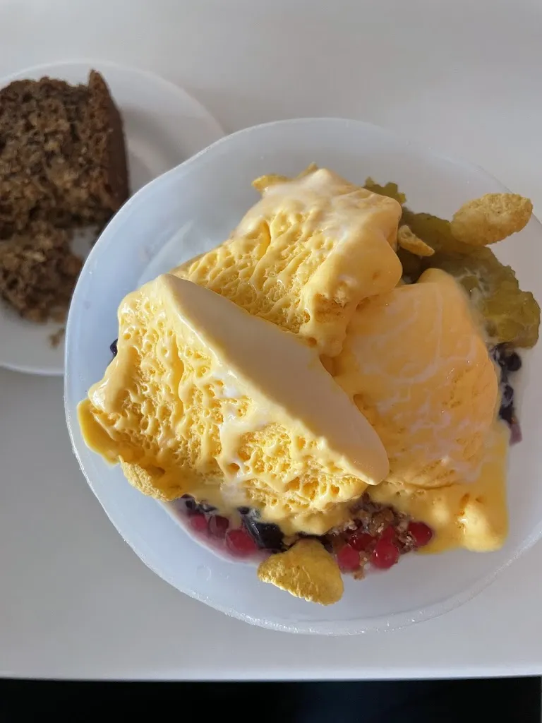 Nene's Halo halo_Philippines_slider_image_3