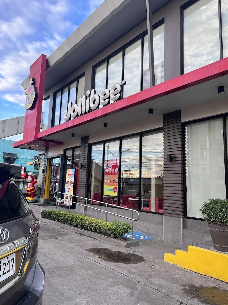 Pearl Anne Melody Mancao_Jollibee Bais_Philippines_review