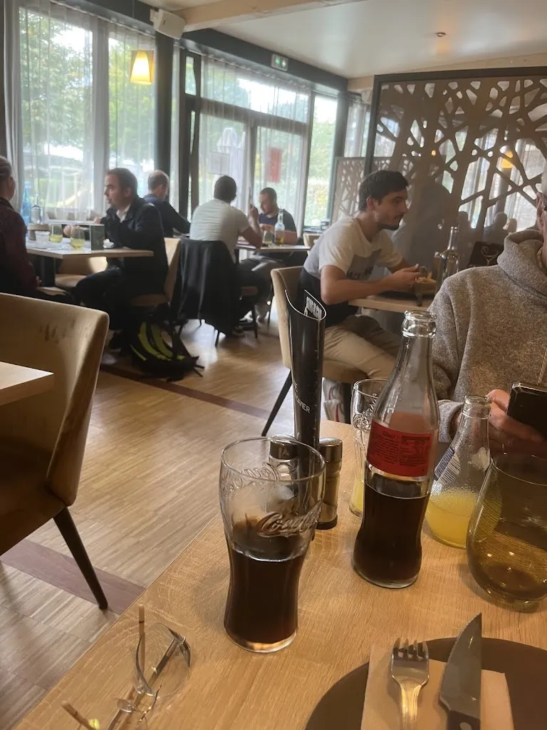 Linda Collard_Le Cavier_Avrillé_review