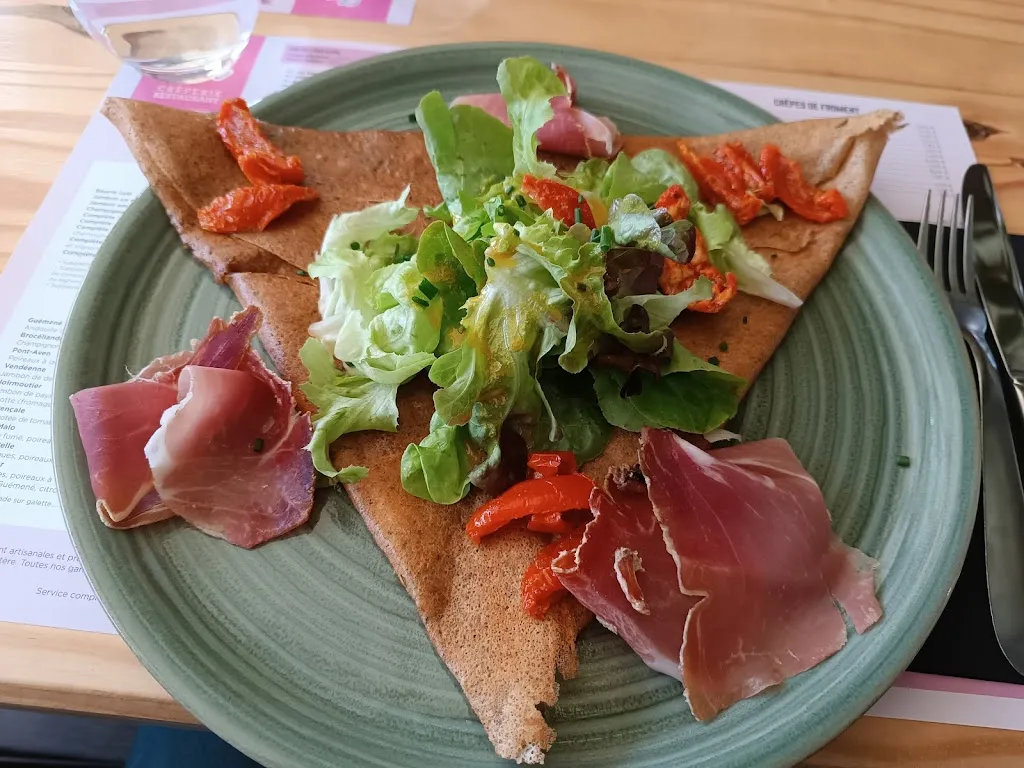 Sophie Guenot_Chez Luisa_Barbâtre_review