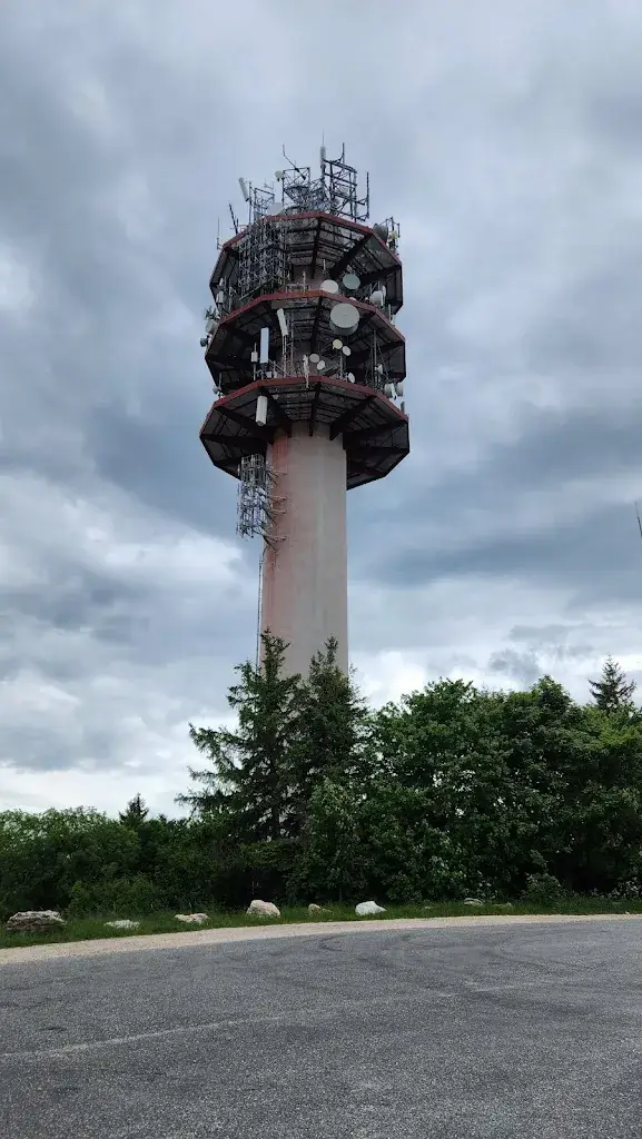 Jani Saarinen_L'Observatoire_Monnetier-Mornex_review